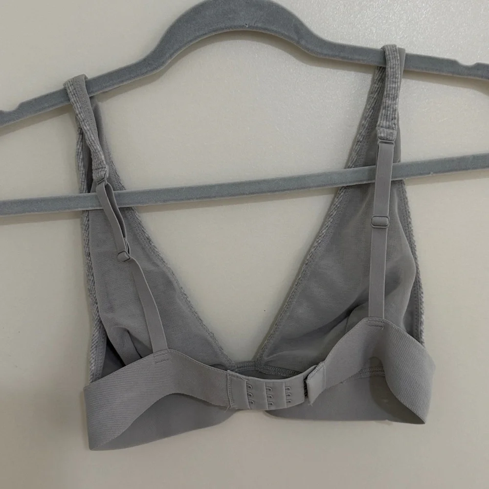 Skims Stretch Cotton Rib Lounge Plunge Bralette in Grey | S - Picture 3 of 4